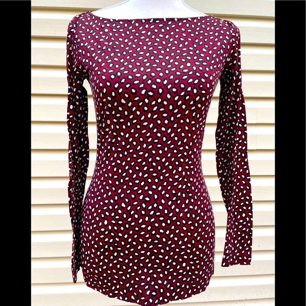 SOLD
New without tags. Comfortable long-sleeved top.